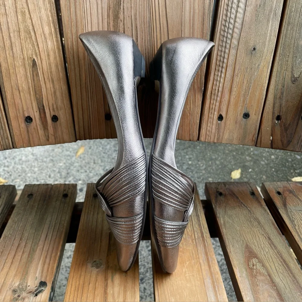 J. Jill Metallic Silver Leather Flats Womens Size 7.5 Pointed Toe Slip On